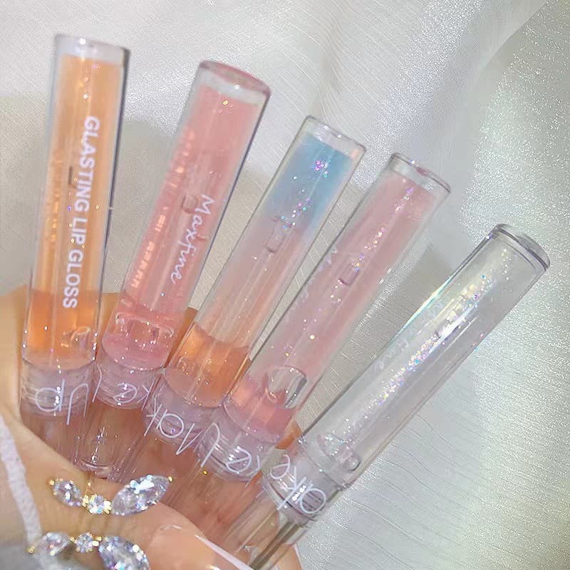 Maxfine Transparent lip gloss, lipstick, lip balm, intense hydration, plump lips effect 3