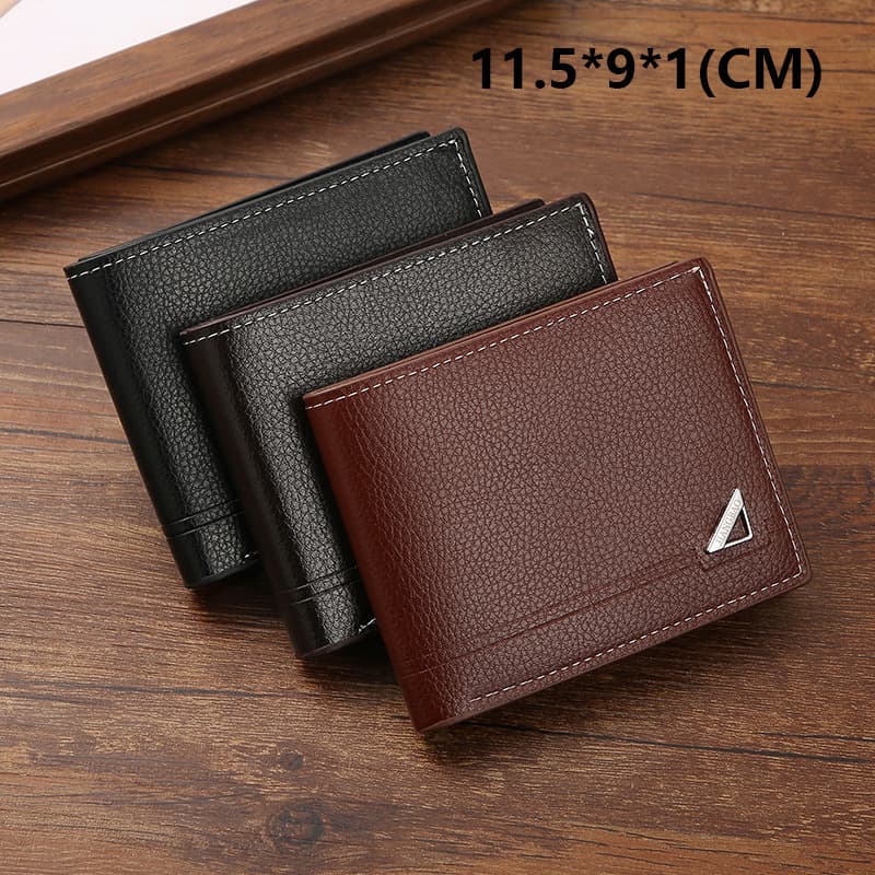 Short capacious wallet