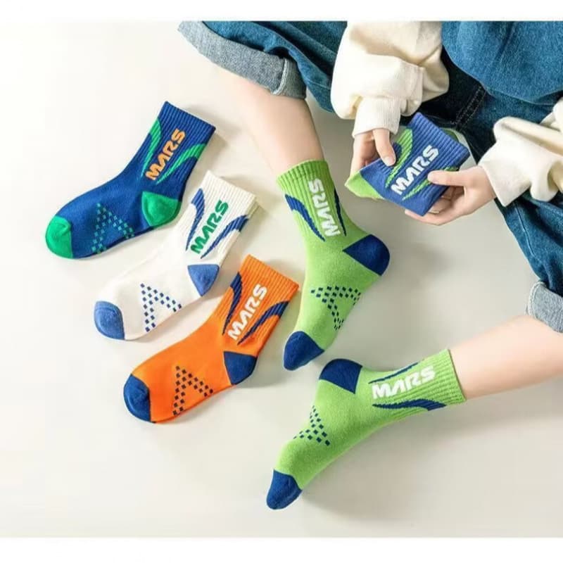 Children's sports breathable socks for boys, suitable for spring and autumn, mid-length, combed cotton, absorbs sweat and smell