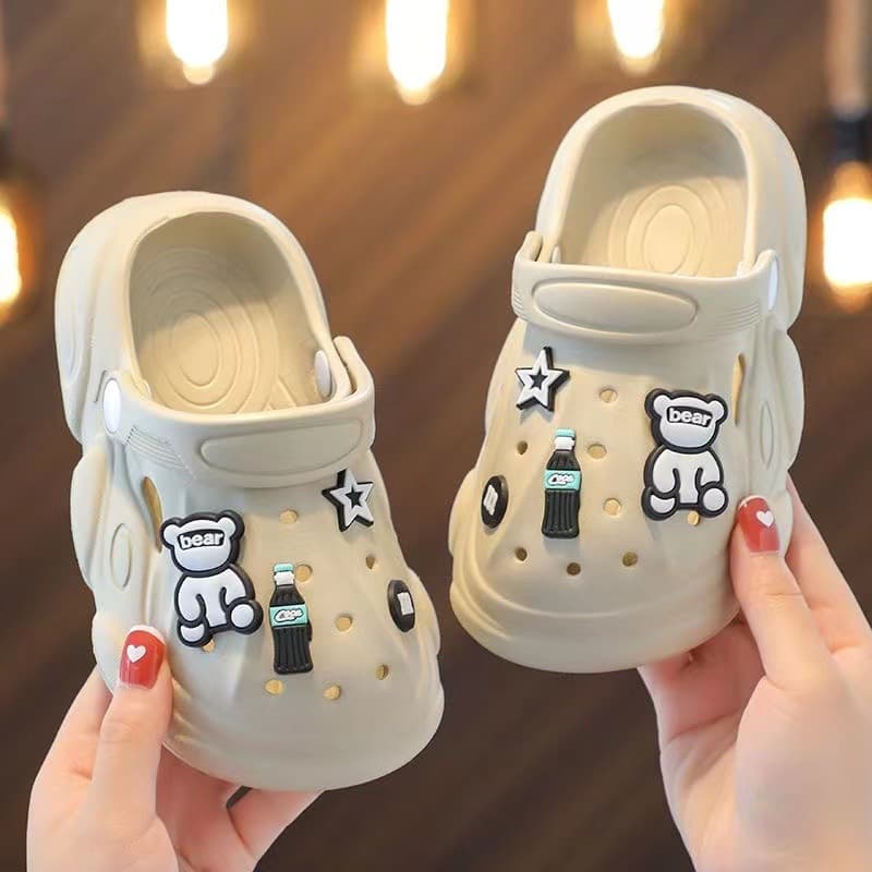 Summer cartoon mule, children's non-slip Crocs-style slippers for men and women odorless, family style, closed toe 2