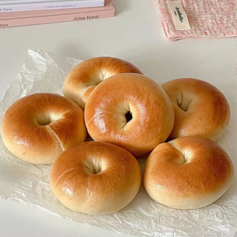 Bagel bread sandwich cheese sea salt cheese chocolate flavor European bag breakfast afternoon tea snack snacks pastries 4