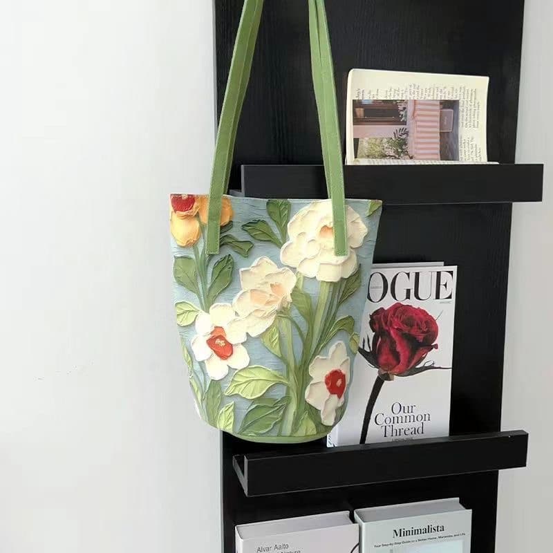 Capacious one-shoulder bag 4