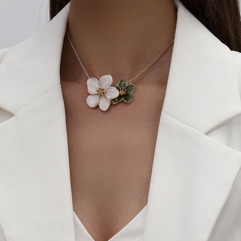 Summer universal necklace, small design elegant chain for key bag , Amazon, flowered, high-quality style, light luxury style, trend of season 2