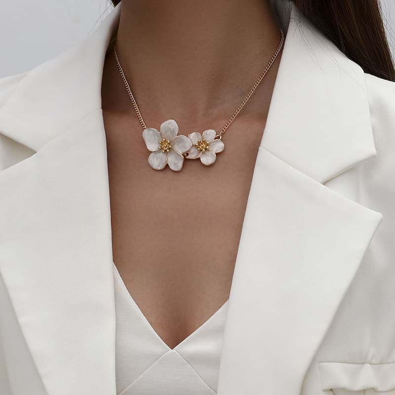Summer universal necklace, small design elegant chain for key bag , Amazon, flowered, high-quality style, light luxury style, trend of season