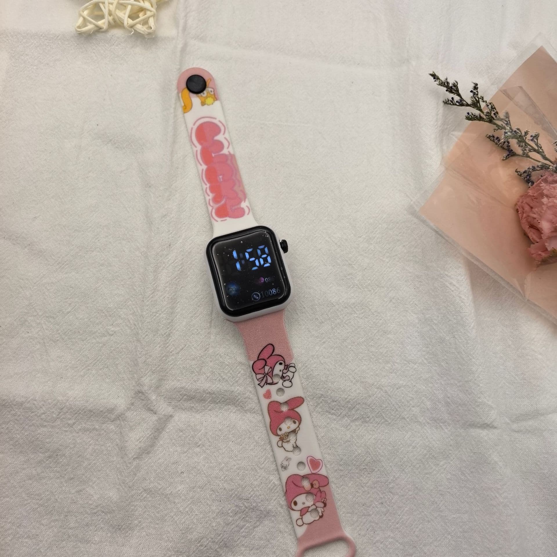 Cartoon fashionable square children's electronic watch 4