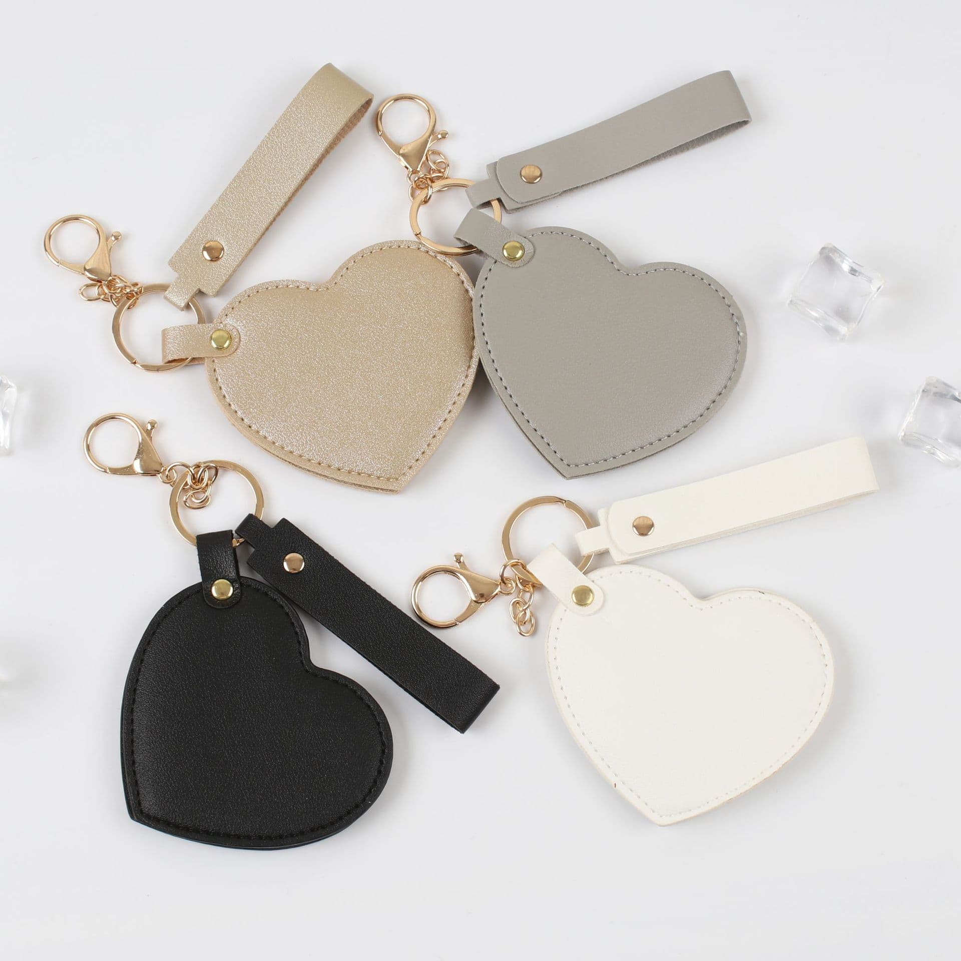 Polyurethane rotating fashionable mirror, handheld folding keychain, internet celebrity 3