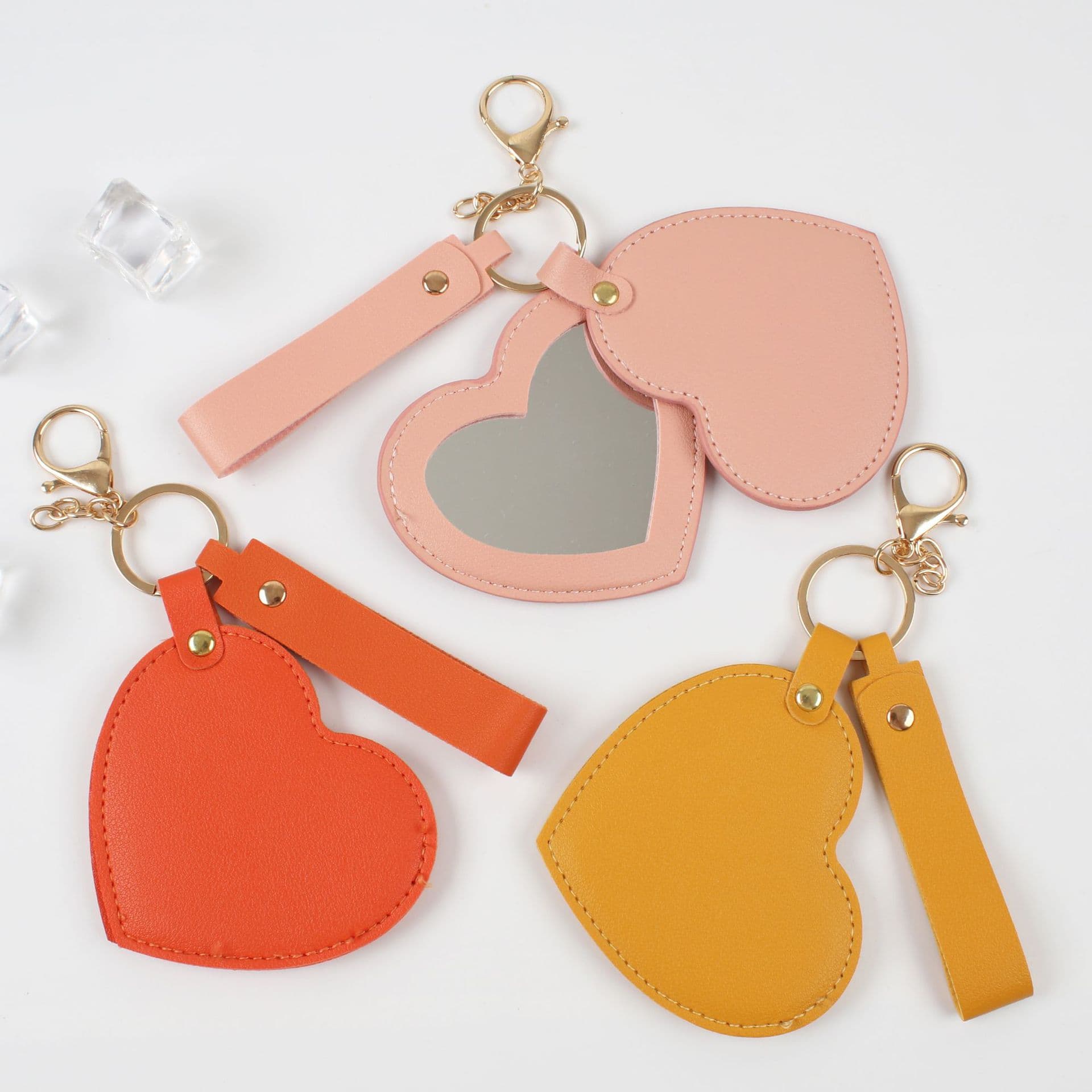 Polyurethane rotating fashionable mirror, handheld folding keychain, internet celebrity 4