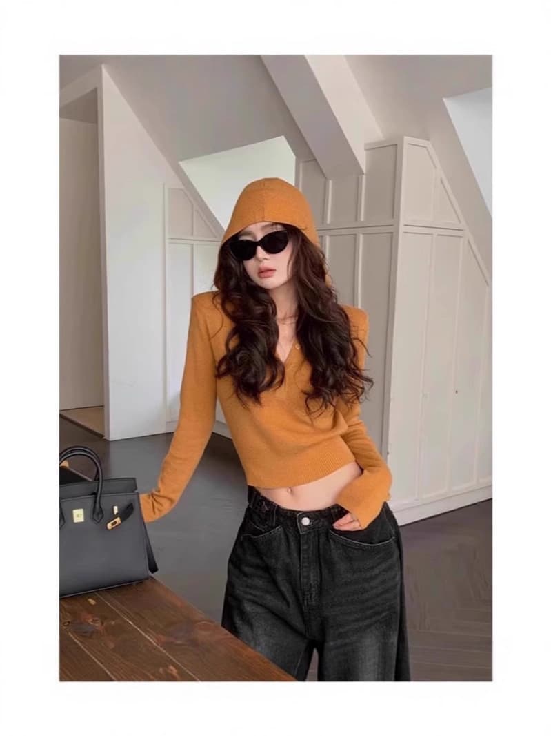 Red knitted short sweater with hood, design sweatshirt, slim fit, trend of season 2