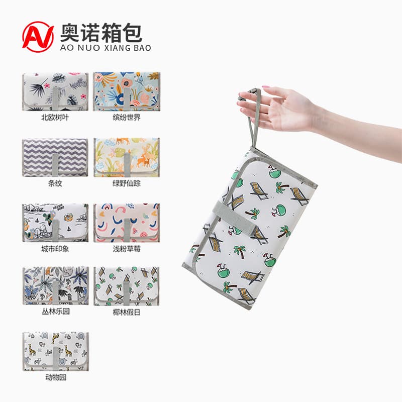Children's protective waterproof handheld diaper to go out