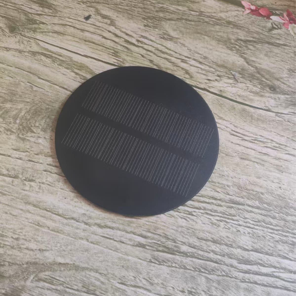 Matte single crystal solar-powered, photovoltaic battery, 80mm, custom-made 4