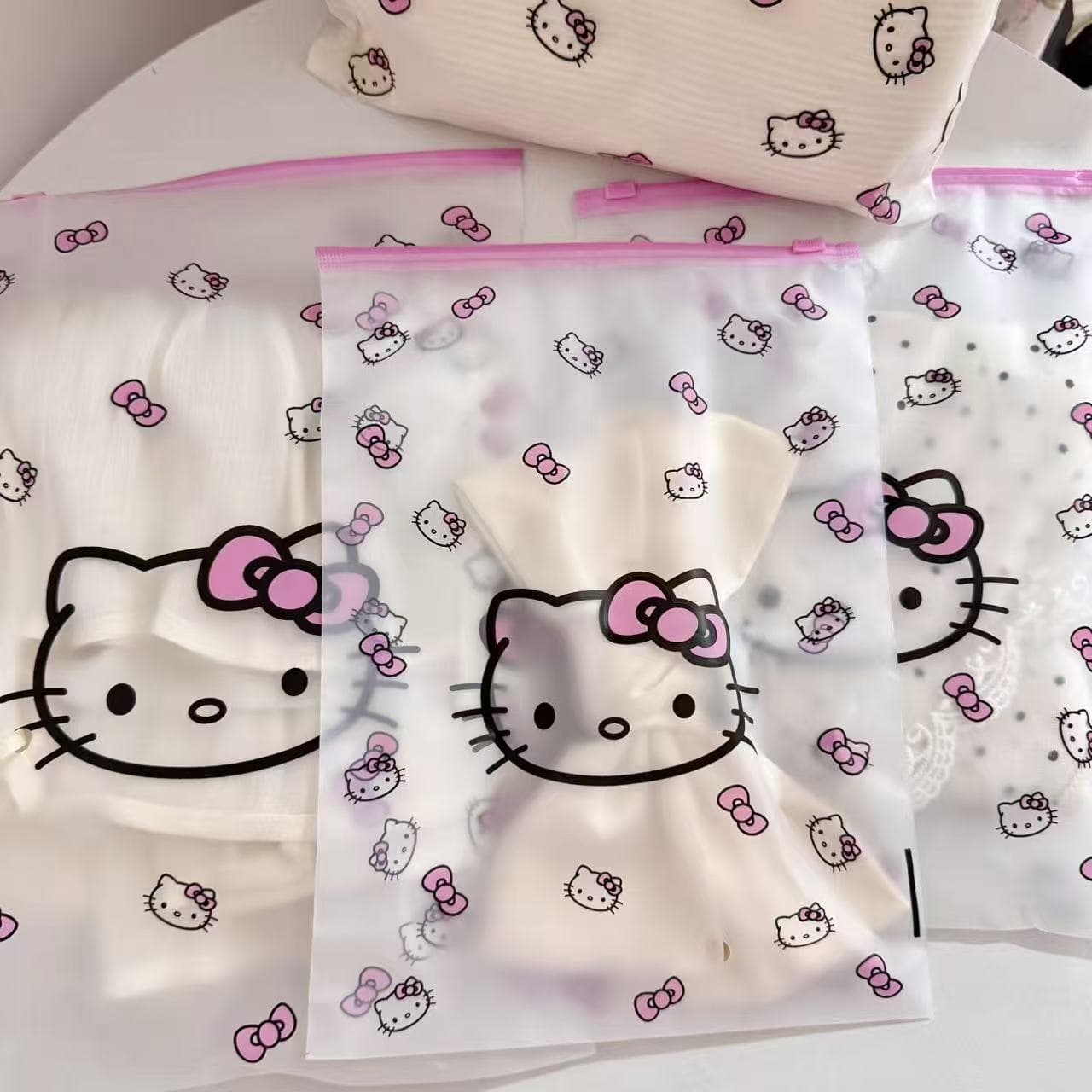 Hello kitty, matte storage bag with zipper, underwear, container for traveling 3