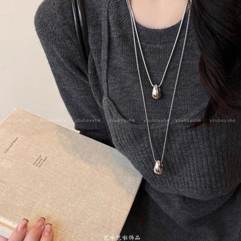 Minimalistic pendant drop-shaped, demi-season necklace, long sweatshirt, universal sweater, accessory, light luxury style, high-quality style