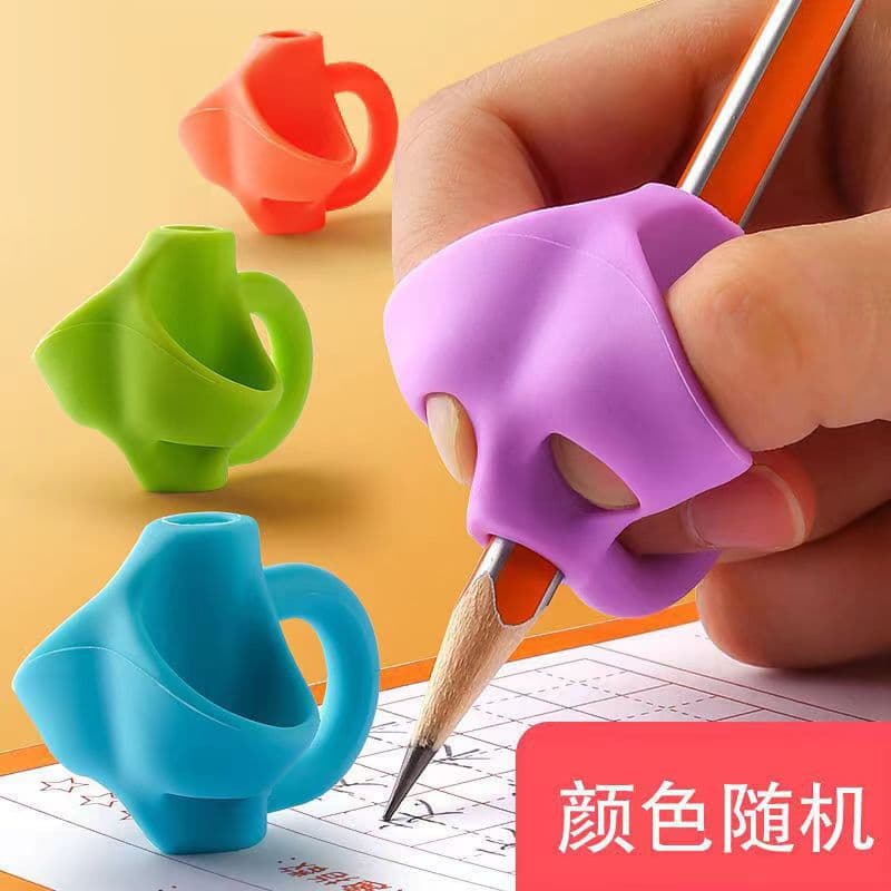 Three-finger pen holder for kindergarten entry-level pen grip corrector for primary school students to correct posture, hold pen and practice calligraphy